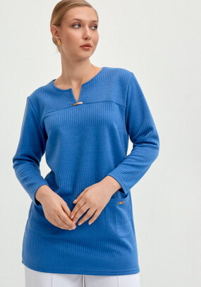 Блуза из трикотажа с кокеткой-впереди