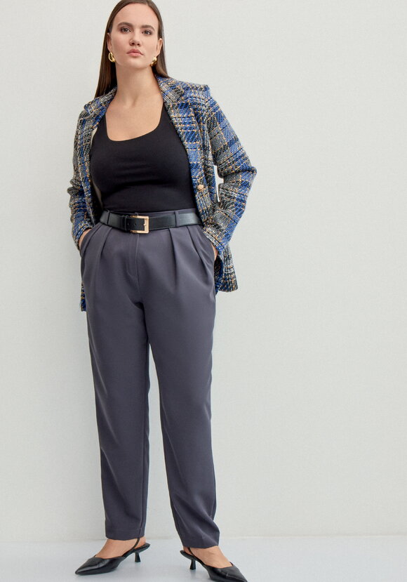 Брюки прямого кроя из костюмной ткани шир.  580, рис. 6