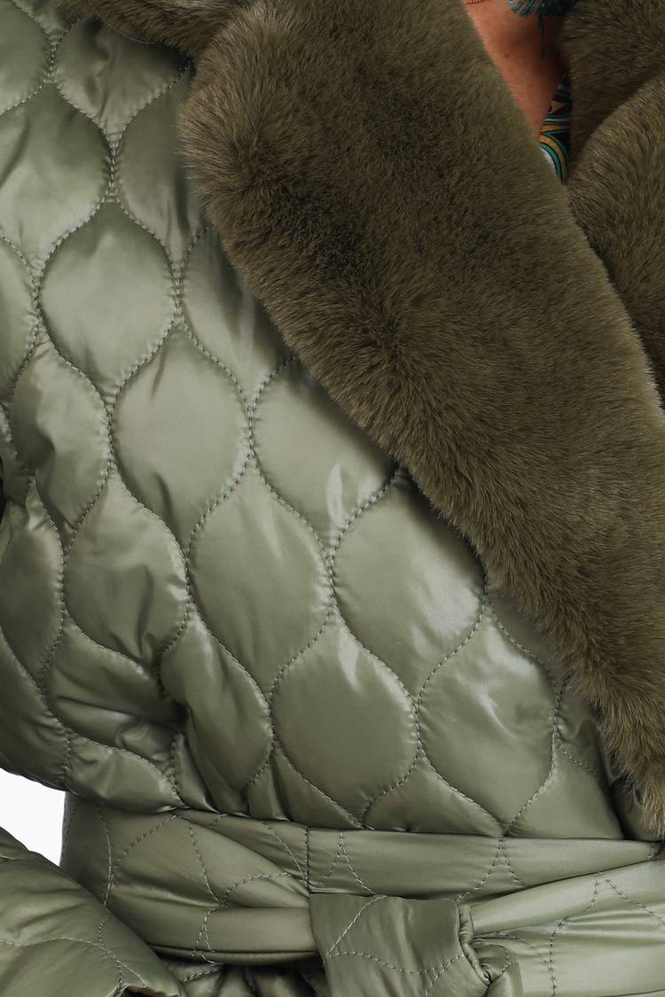 Пальто стеганое с меховым воротником шир.  750, рис. 15