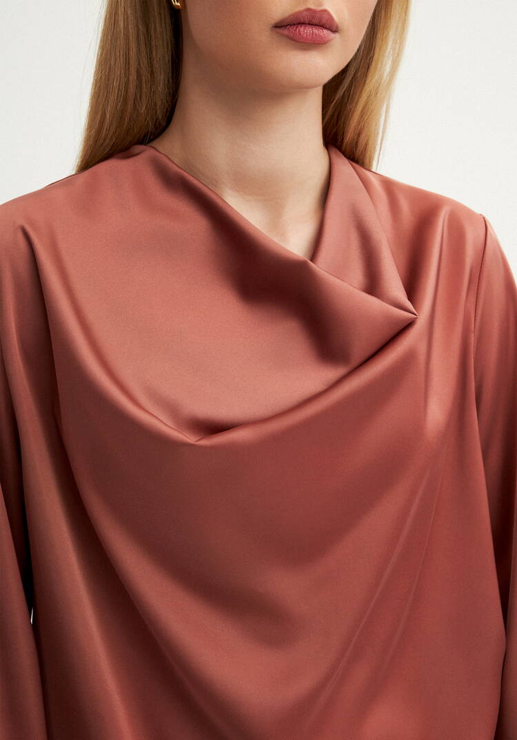 Блуза шелковая с воротником-хомутом шир.  750, рис. 15