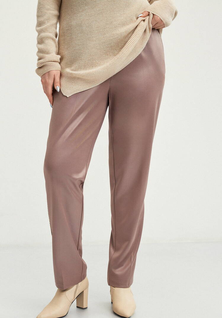 Брюки прямые с кантами по бокам шир.  750, рис. 17