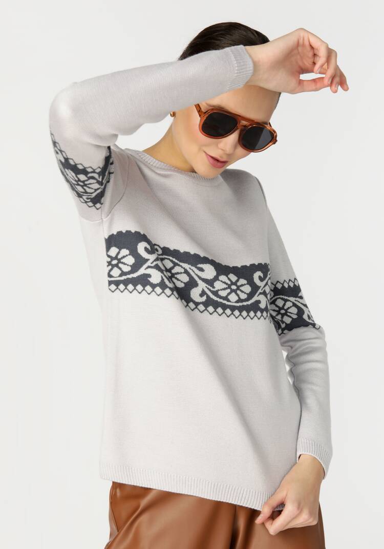 Джемпер женский с рисунком по груди и рукавам шир.  750, рис. 23