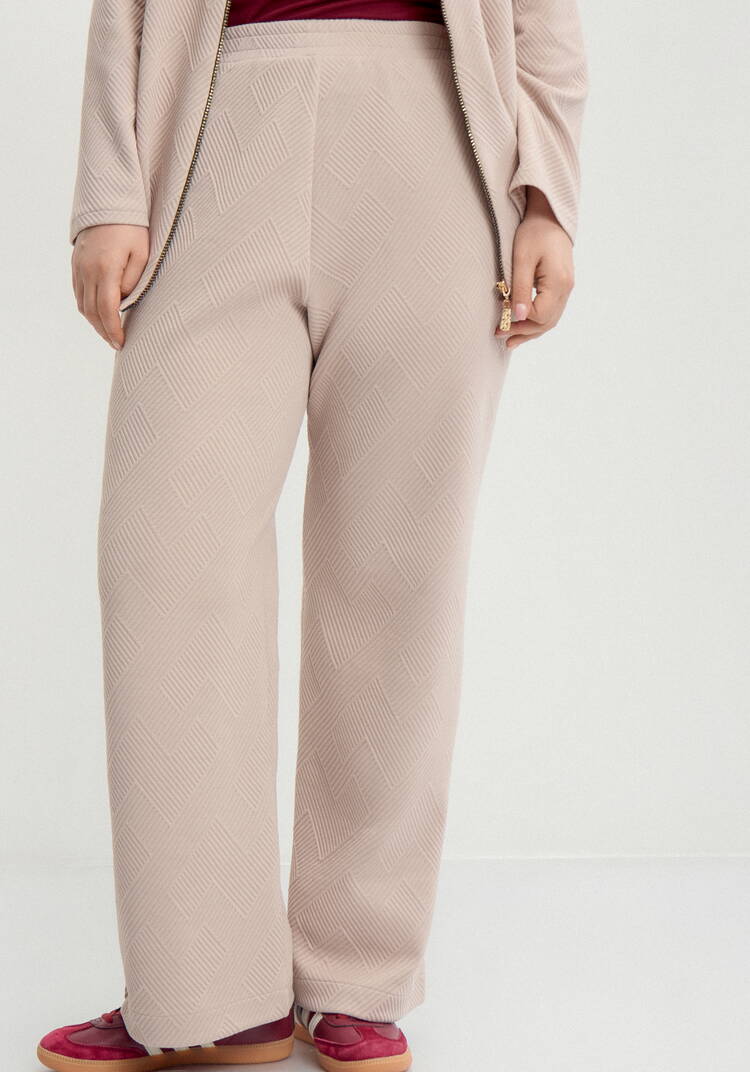 Брюки с фактурным принтом прямые шир.  750, рис. 2