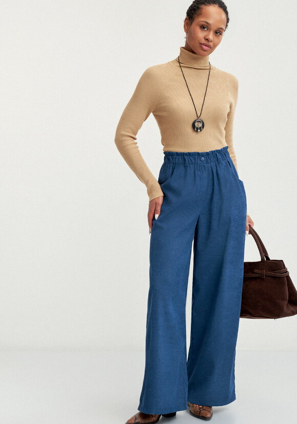 Брюки вельветовые широкие на резинке шир.  580, рис. 31