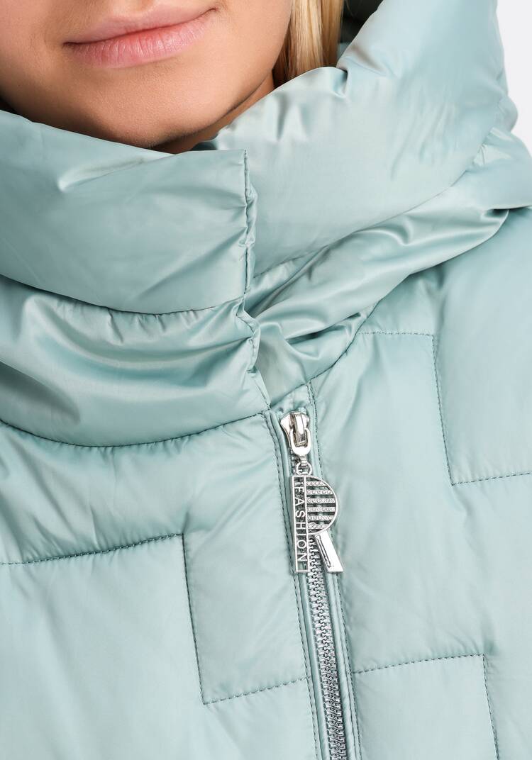 Куртка из мерцающей ткани с капюшоном шир.  750, рис. 13