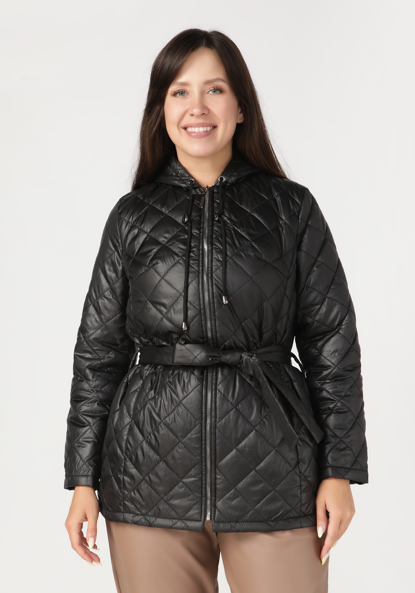 Куртка на молнии с капюшоном однотонная