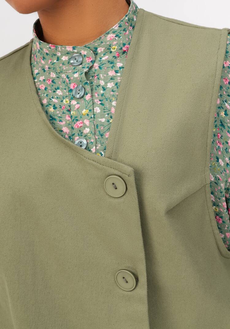 Жилет с асимметричной застёжкой шир.  750, рис. 18