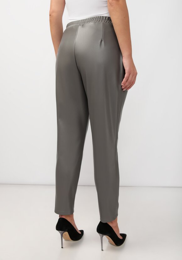 Брюки-бананы из экокожи шир.  580, рис. 9