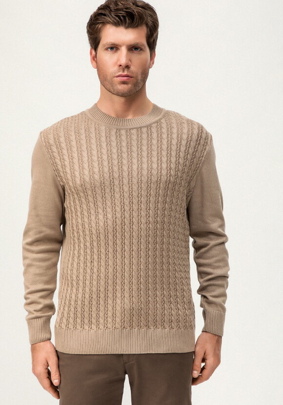 Джемпер с косами на передней полочке шир.  580, рис. 21