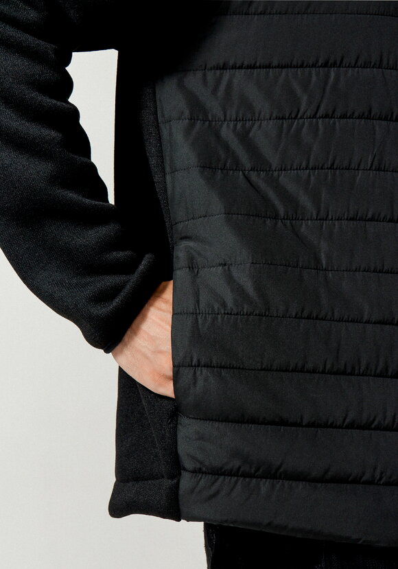 Куртка стеганая с рукавами из трикотажа шир.  580, рис. 18