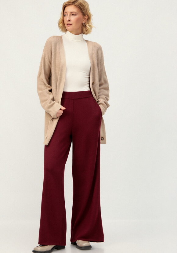 Брюки прямые свободной посадки на резинке шир.  580, рис. 8