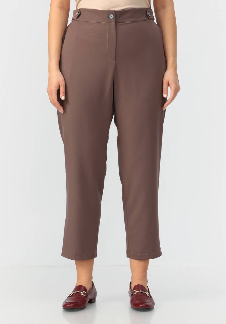 Брюки с декоративными хлястиками шир.  750, рис. 4