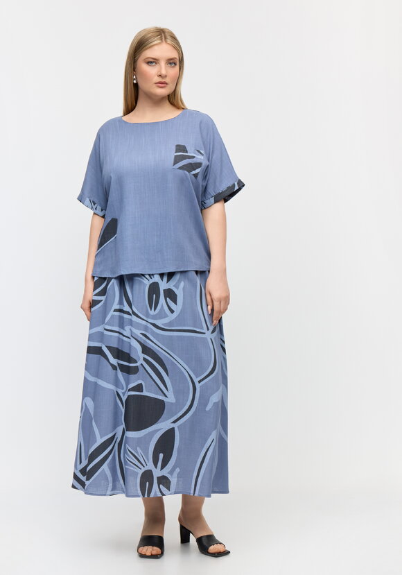 Костюм из вискозы: блуза с юбкой шир.  580, рис. 1