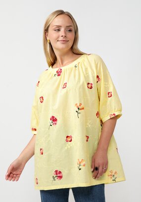 Блуза свободного кроя с цветочной вышивкой