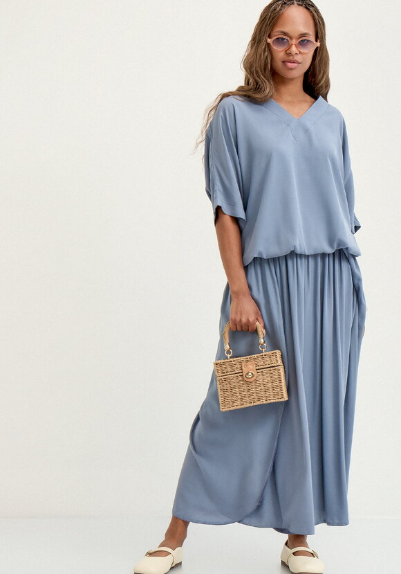 Блуза с V-образным вырезом свободная шир.  580, рис. 8