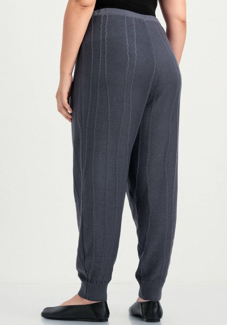 Брюки джоггеры с фактурным рисунком шир.  750, рис. 12