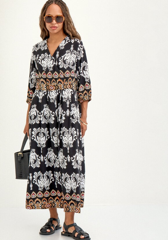 Платье с  рисунком шир.  580, рис. 1