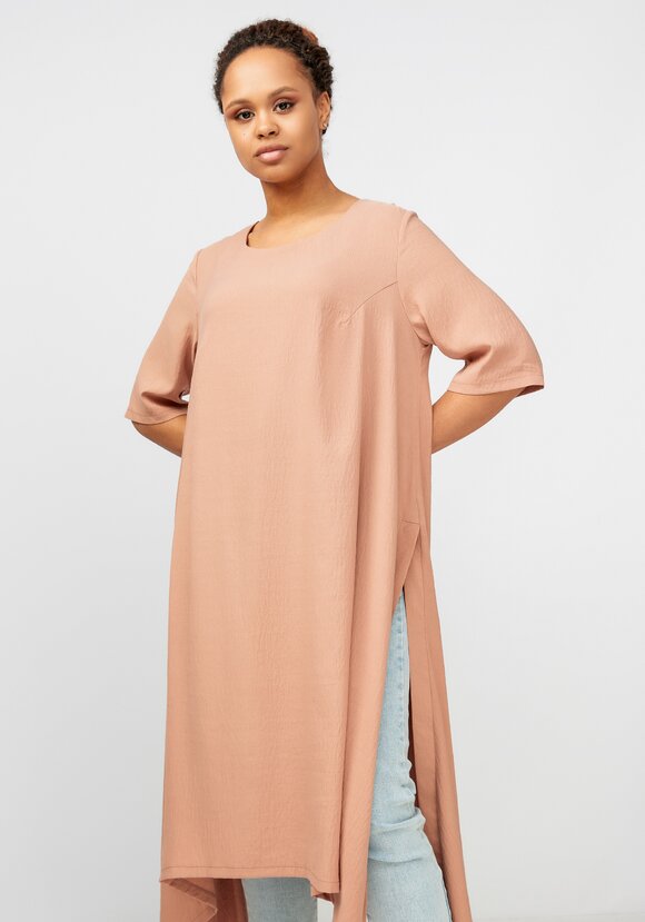 Удлиненная туника с разрезами шир.  580, рис. 12