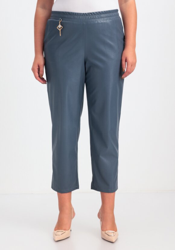 Брюки из экокожи длиной 7/8 шир.  580, рис. 13