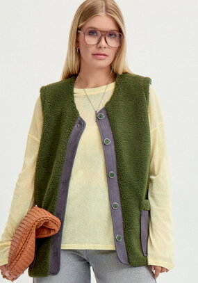 Жилет с отделкой из замши