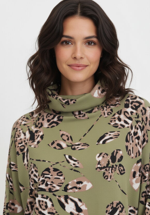 Джемпер Милослава свободного кроя шир.  580, рис. 25