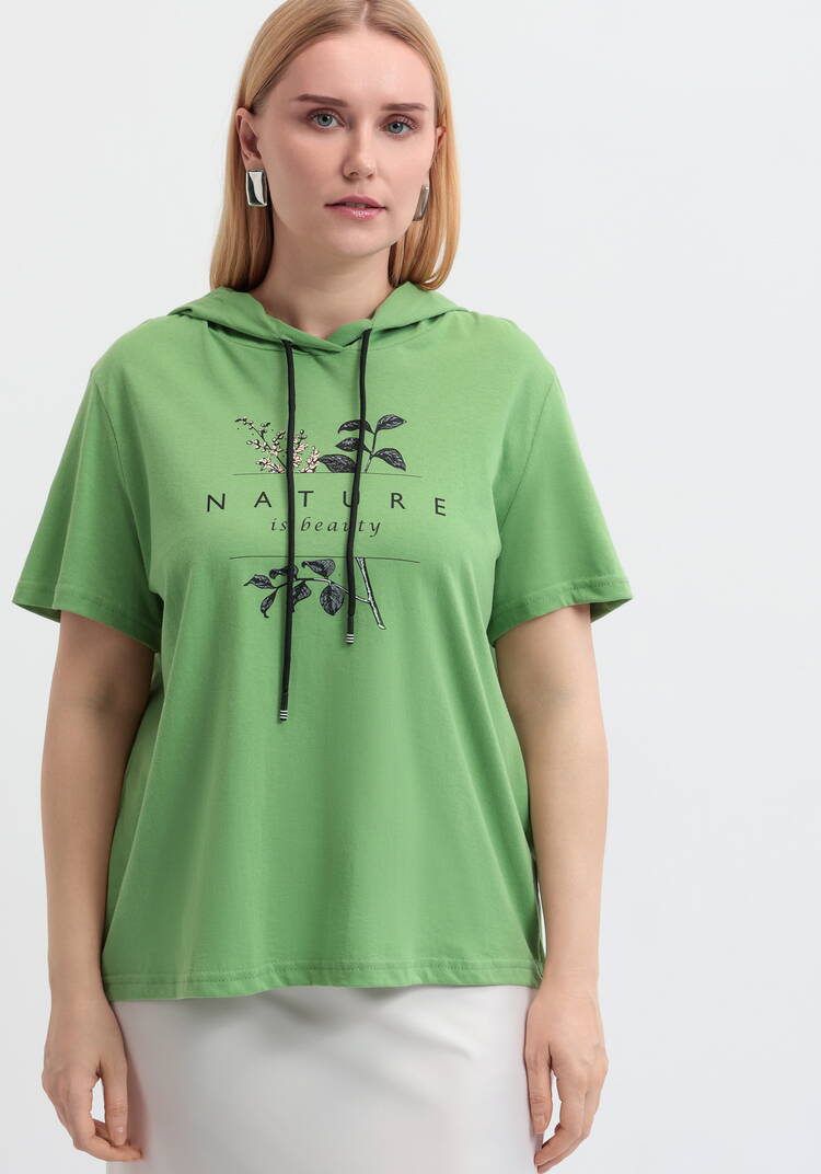 Футболка с капюшоном и принтом шир.  750, рис. 24