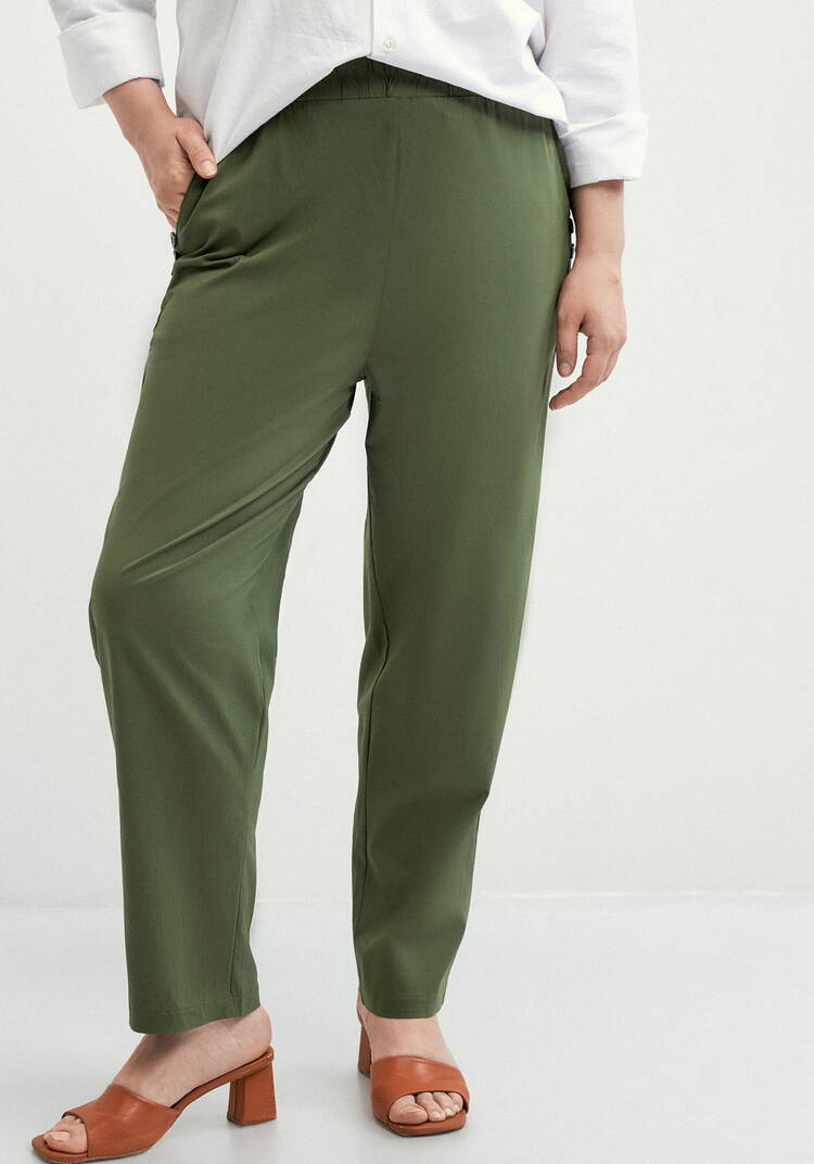 Брюки зауженные с декором из пуговиц шир.  750, рис. 11