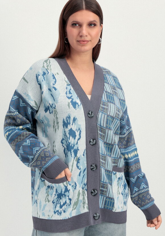 Кардиган жаккардовый с рисунком на пуговицах шир.  580, рис. 15