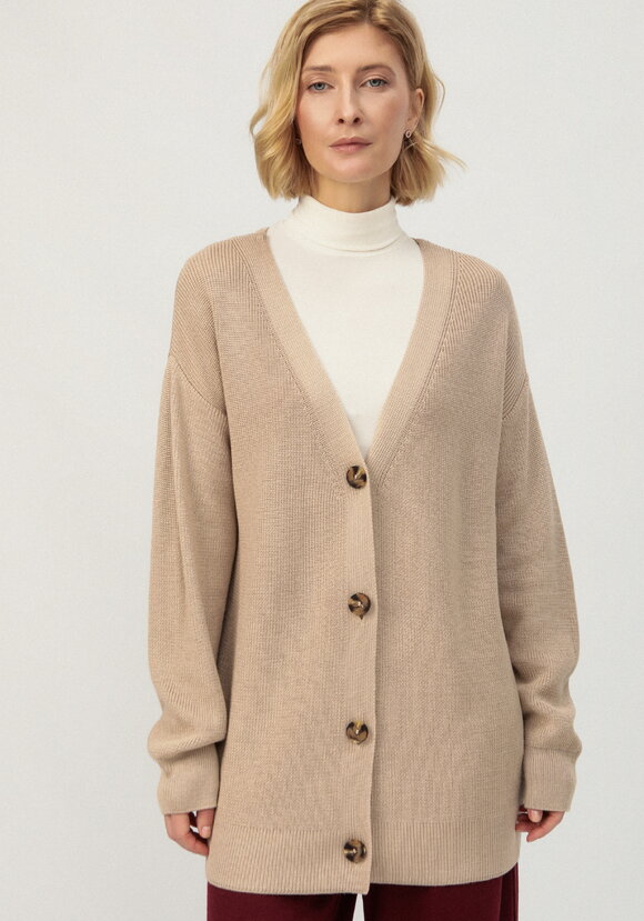 Кардиган со спущенным плечом шир.  580, рис. 16