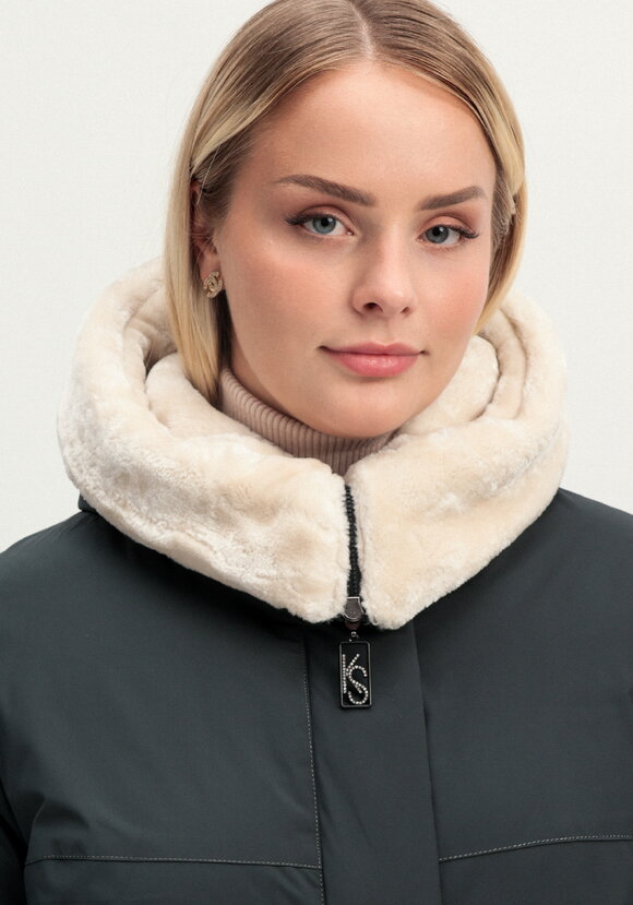 Куртка с меховым капюшоном на молнии шир.  580, рис. 14