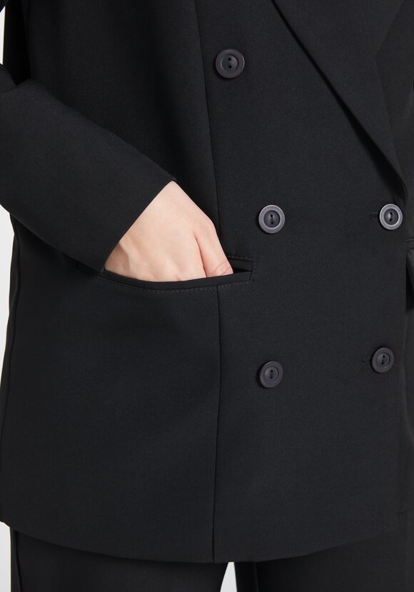 Жакет двубортный на подкладке шир.  580, рис. 20