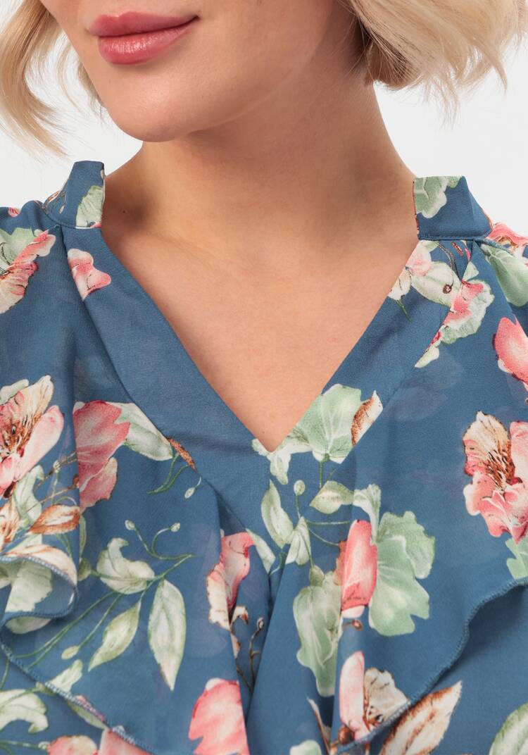 Платье с воланом по горловине шир.  750, рис. 15