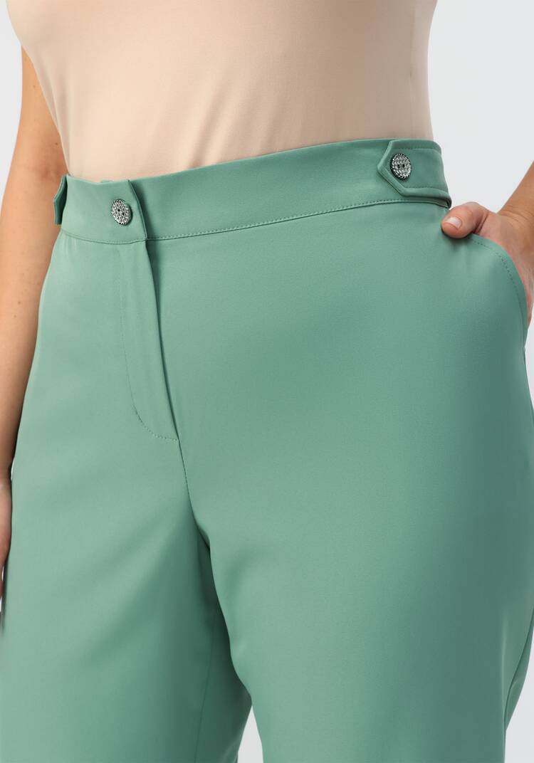 Брюки с декоративными хлястиками шир.  750, рис. 11