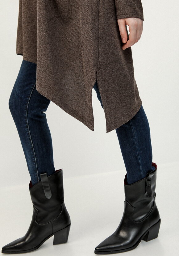 Туника с V-образным вырезом и косым низом шир.  580, рис. 7