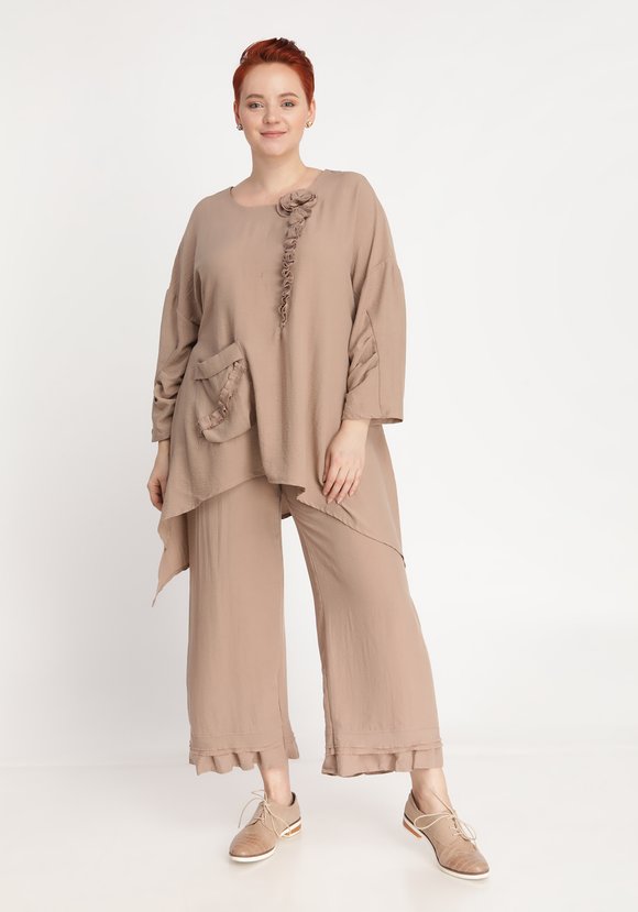 Костюм двойка: удлиненная блуза и брюки шир.  580, рис. 6