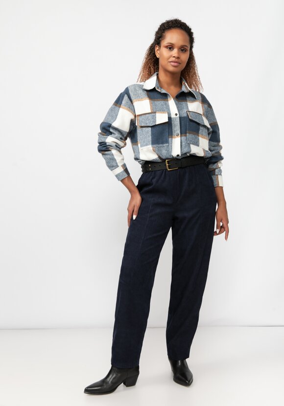 Брюки из микровельвета с рельефами шир.  580, рис. 2