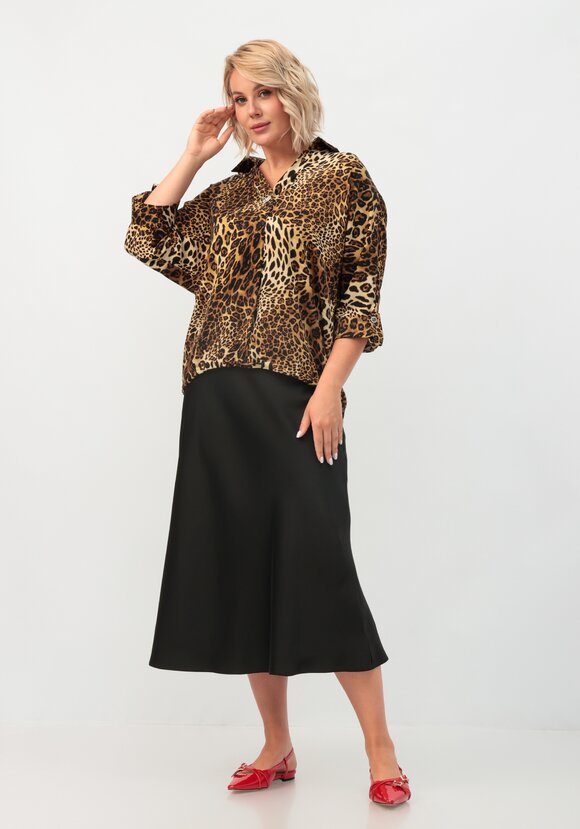 Блуза с патами на рукавах и брошью шир.  580, рис. 2