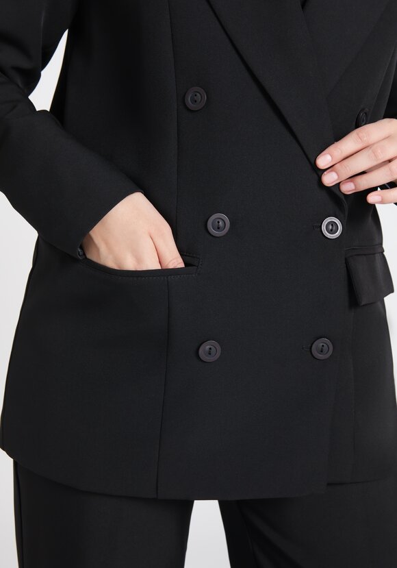 Жакет двубортный на подкладке шир.  580, рис. 21