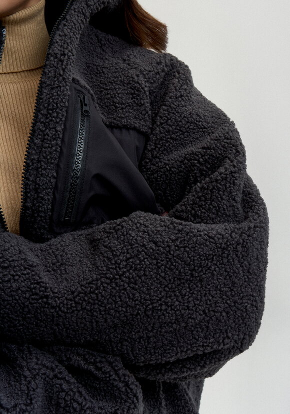 Двусторонняя куртка с высоким воротом шир.  580, рис. 36