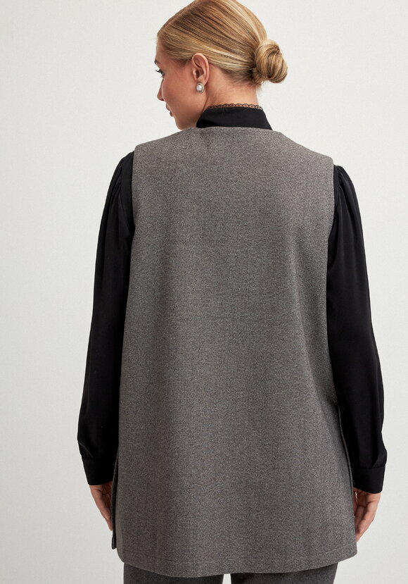 Жилет с боковыми пуговицами на молнии шир.  580, рис. 3