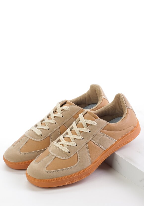 Кроссовки женские Николь шир.  580, рис. 38