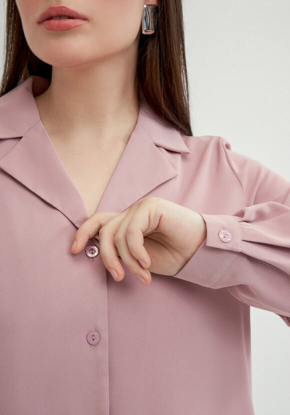 Блуза с отложным воротником с пуговицами шир.  580, рис. 14