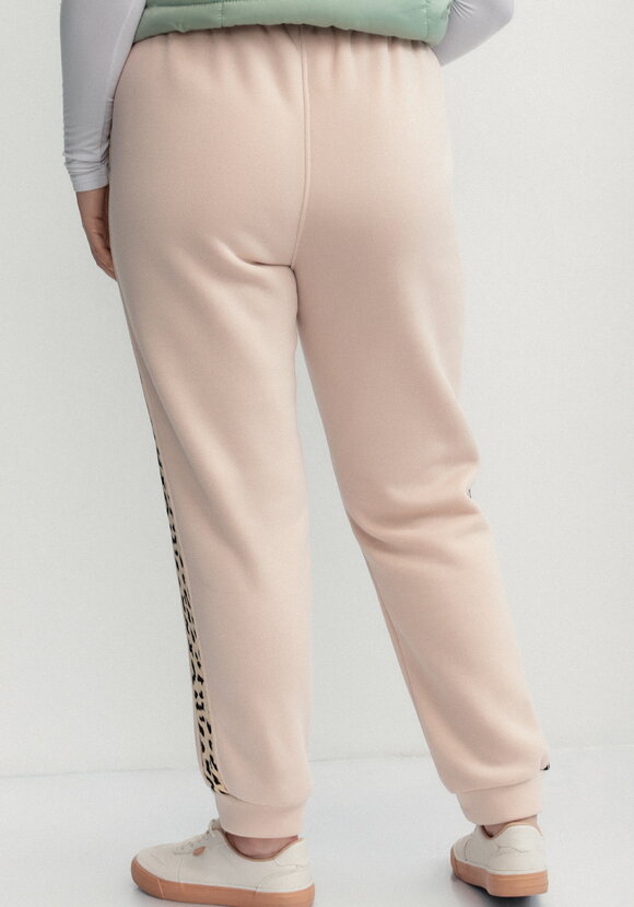 Брюки с леопардовыми лампасами шир.  580, рис. 20