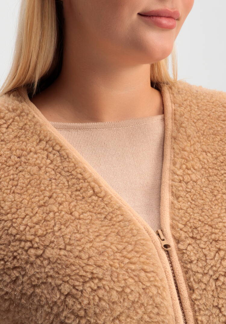 Меховой жилет из верблюжьей шерсти шир.  750, рис. 22