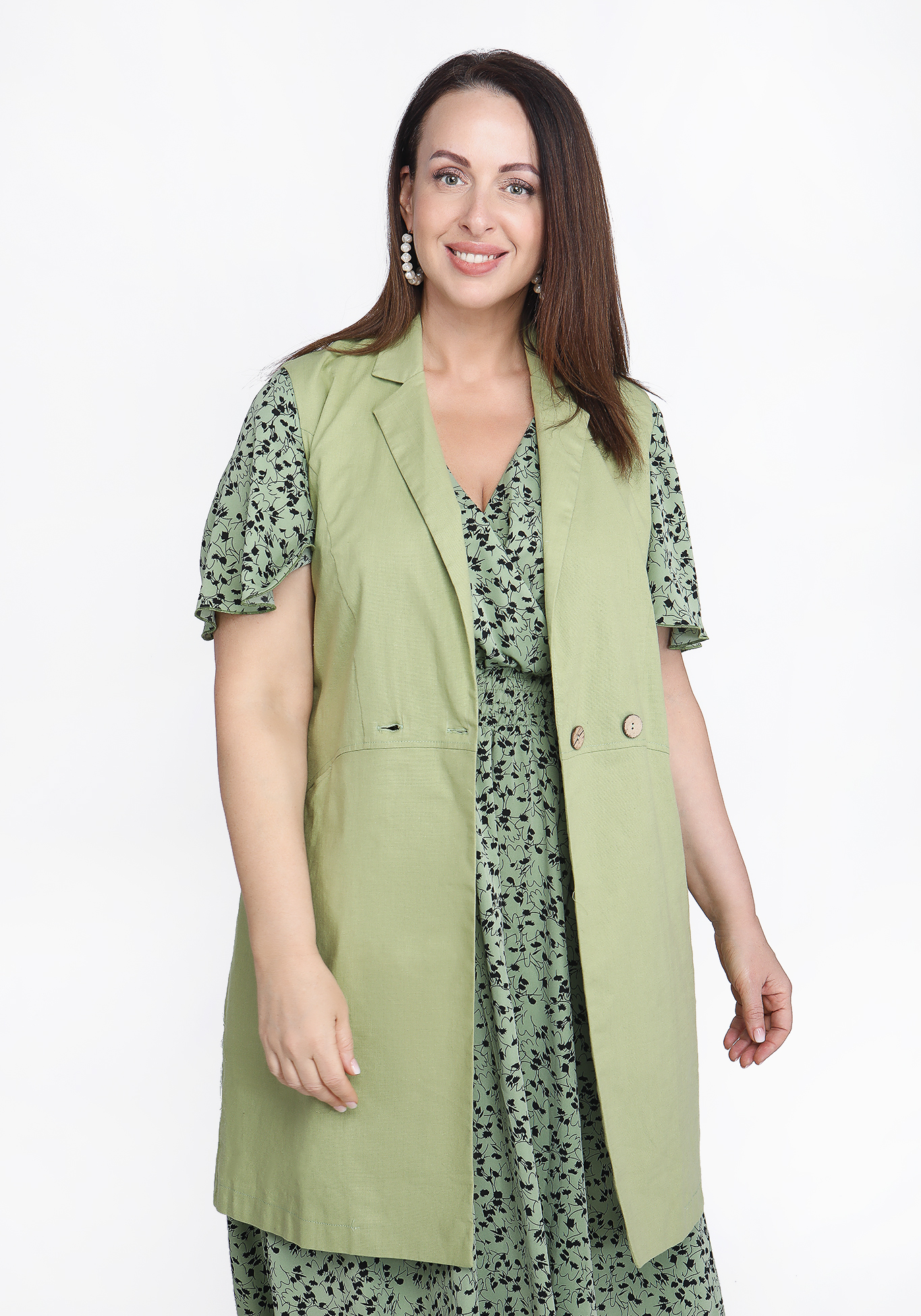 Жилет на пуговицах прямого силуэта