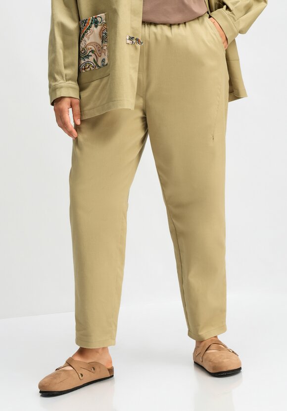 Брюки с контрастной отделкой шир.  580, рис. 7