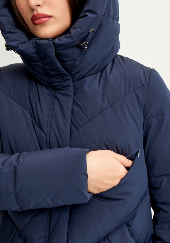 Пуховик стеганый свободного кроя с капюшоном шир.  580, рис. 6