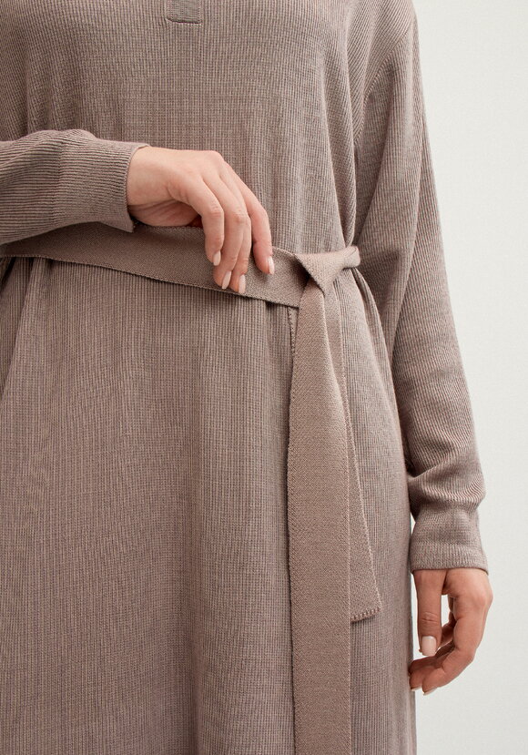 Платье поло с поясом шир.  580, рис. 5