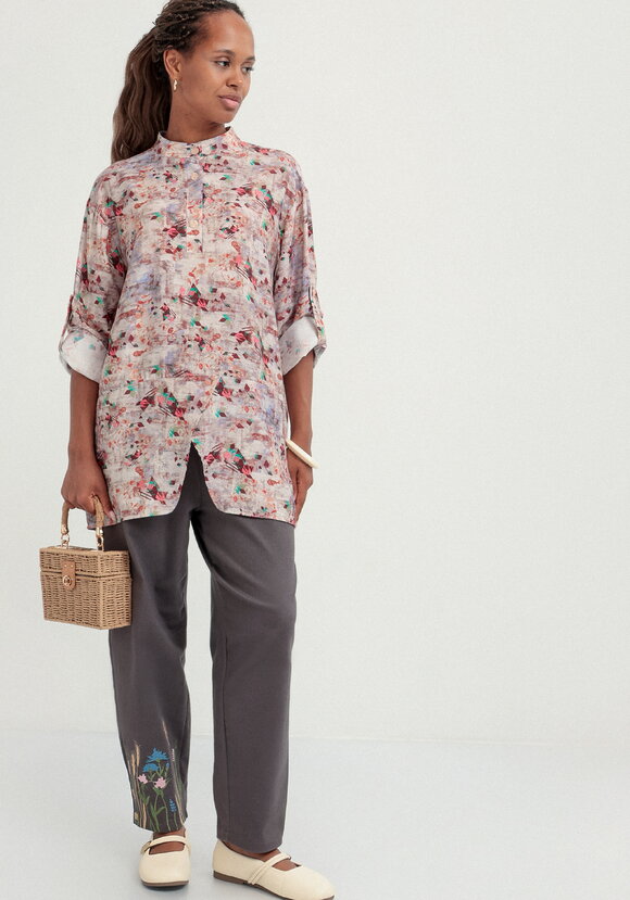 Блуза оригинального кроя с воротом стойка шир.  580, рис. 2