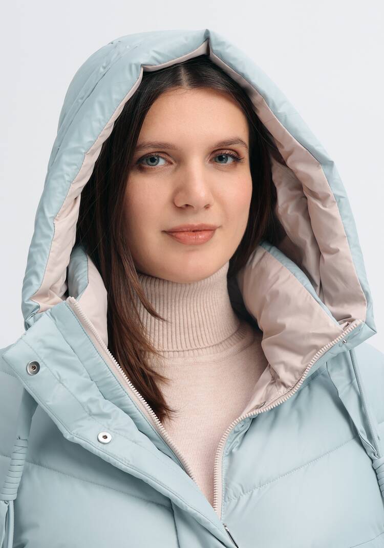 Пуховик стеганый с контрастным капюшоном шир.  750, рис. 15